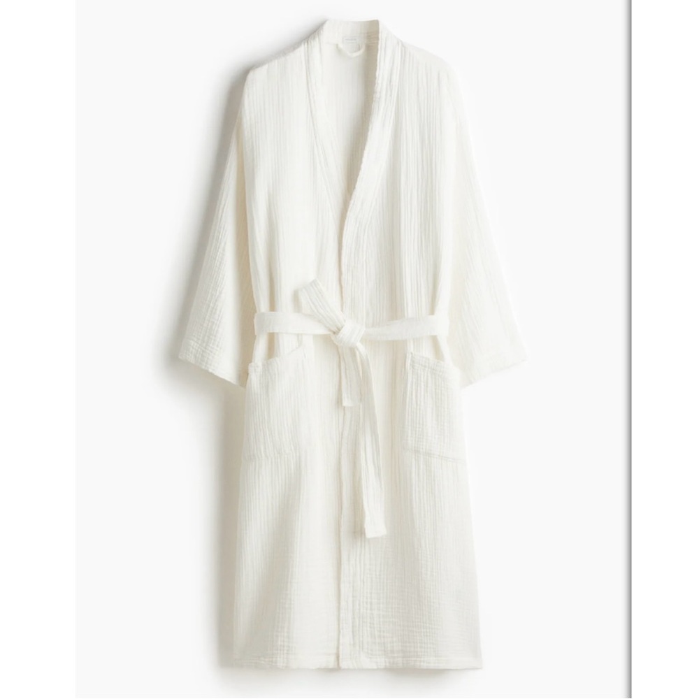 H&M Muslin Bathrobe in White (Unisex Fit)